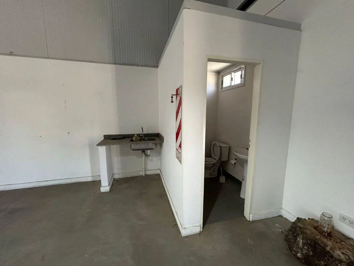Local comercial de 215 m² en alquiler en General Rodríguez 1