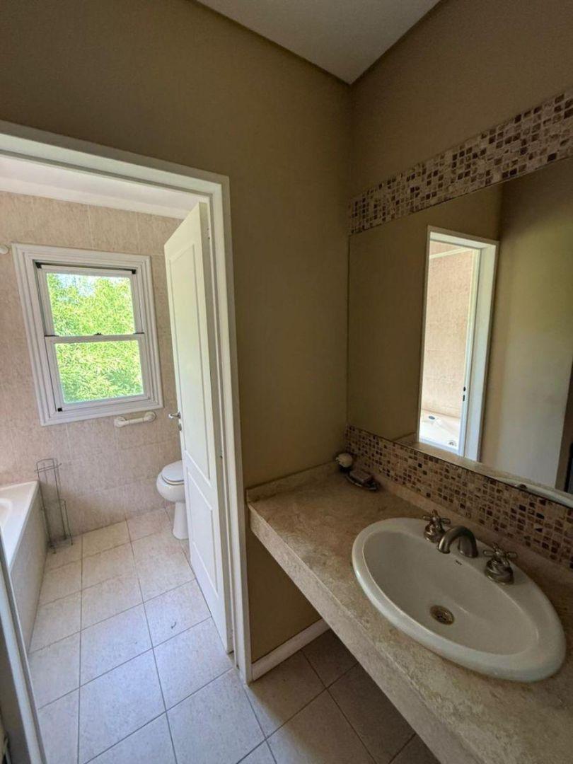 Foto de Casa con 1271 m² en venta con 3 dormitorios en El Nacional, imagen 5