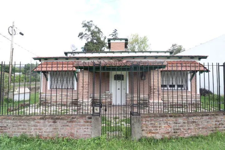 Casa 3 ambientes. | Colectora Sur al 5100 2
