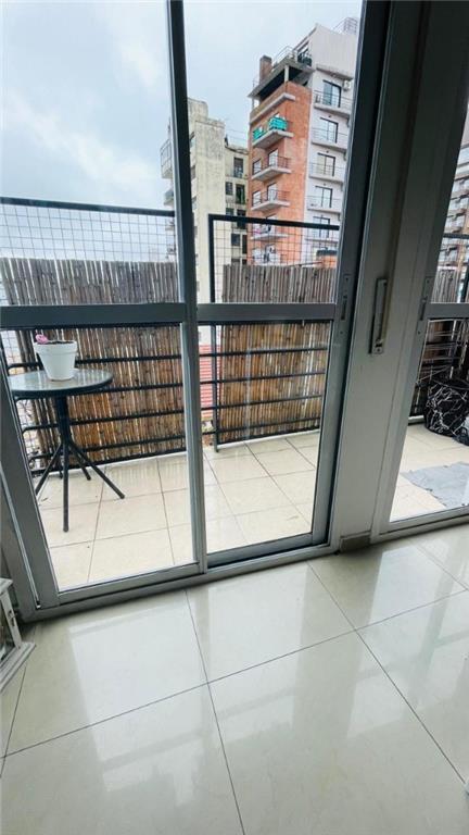 3 Amb en Duplex, Al Frente con Balcón. Impecable Estado, Muy Luminoso. Destacable: La Unidad por Esc 2
