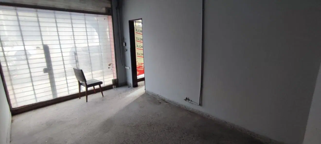 LOCAL DE 35 M2 A LA CALLE. ( A 1 C/ AV. WARNES, Y 1 C/ AV. DR. HONORIO PUEYRREDÓN Y EN ZONA DE LOC 3