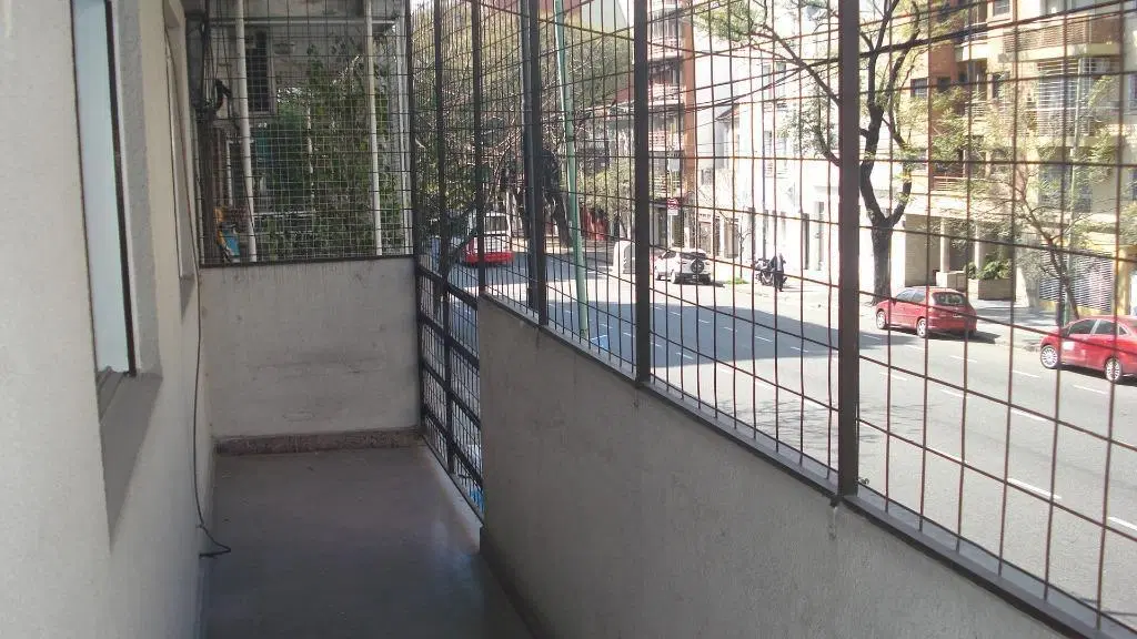 AL FTE C/BALCÓN  Y 2 BAÑOS. (SUP. CUB 64 M2, PATIO CUB 5 M2, BALCÓN 9 M2, SUP, TOTAL 78 M2). MUY BUE 2