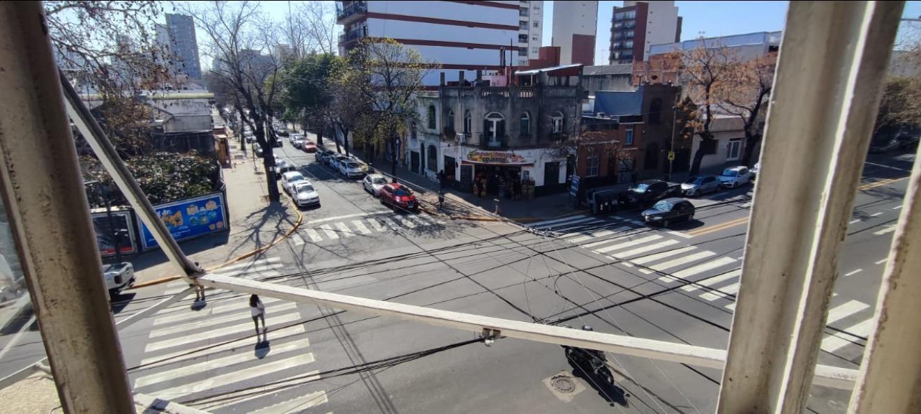 Foto de 2 AMB GRANDES AL FRENTE, "SIN EXPENSAS" , 50 M2 SUP. ""TODO LUZ Y, imagen 2