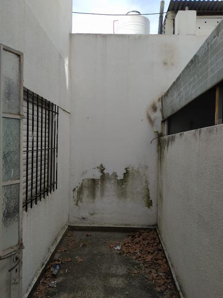 Departamento de Dos Dorm., Patio y Cochera! 1
