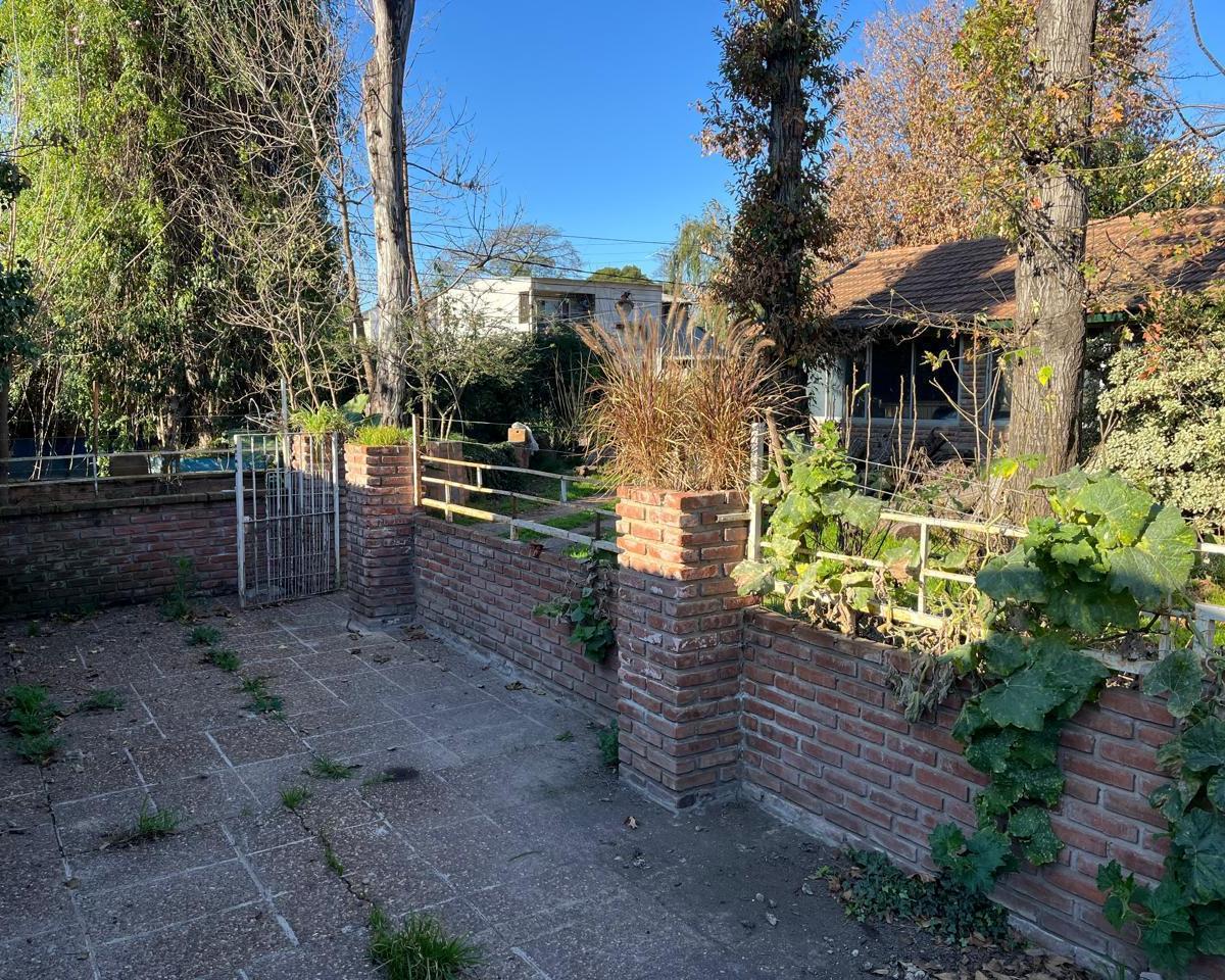 Terreno en Luis guillon con piscina y quincho