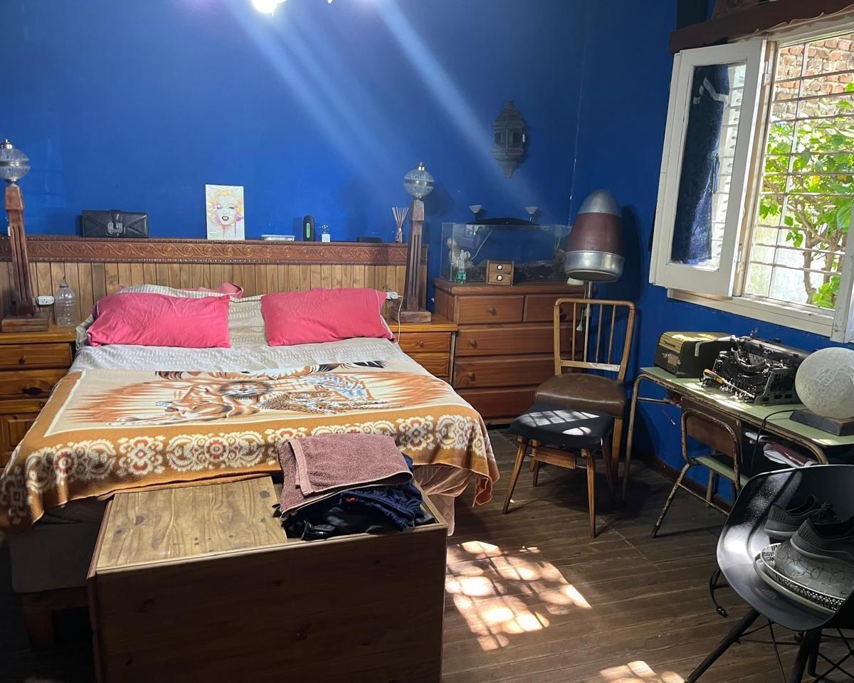 Casa con lote a refaccionar en Llavallol