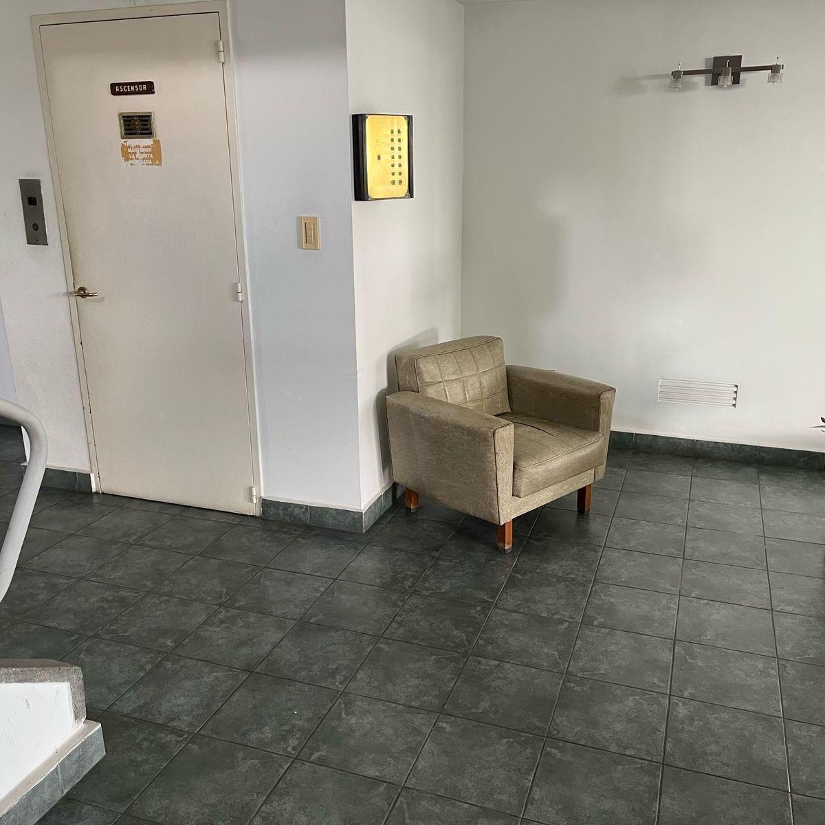 Departamento de 2 Dorm. en Excelente Ubicacion! 4