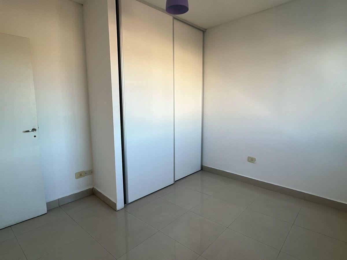 Departamento de Dos Ambientes Sobre Av Alm Brown! 1
