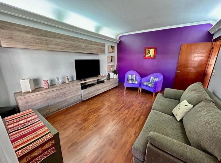 Gran Chalet de 3 dormitorios! Con departamento en planta alta APTA CREDITO!!! FINANCIACION