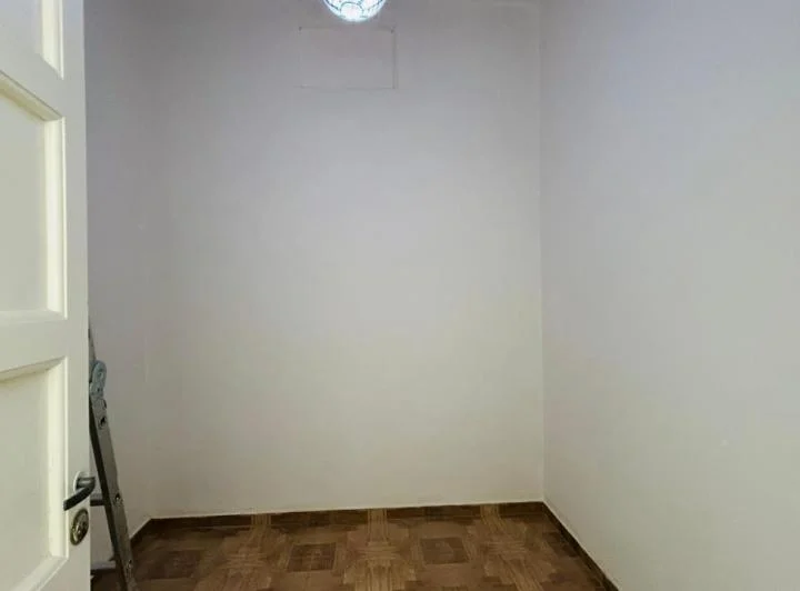 Casa de 2 dormitorios y fondo a 1 cuadra de Av Yrigoyen! 5