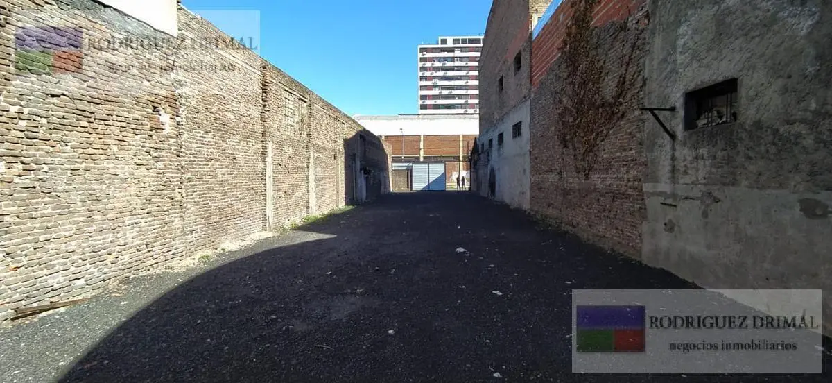 Gran esquina con posibilidad lote lindero en Gerli 3