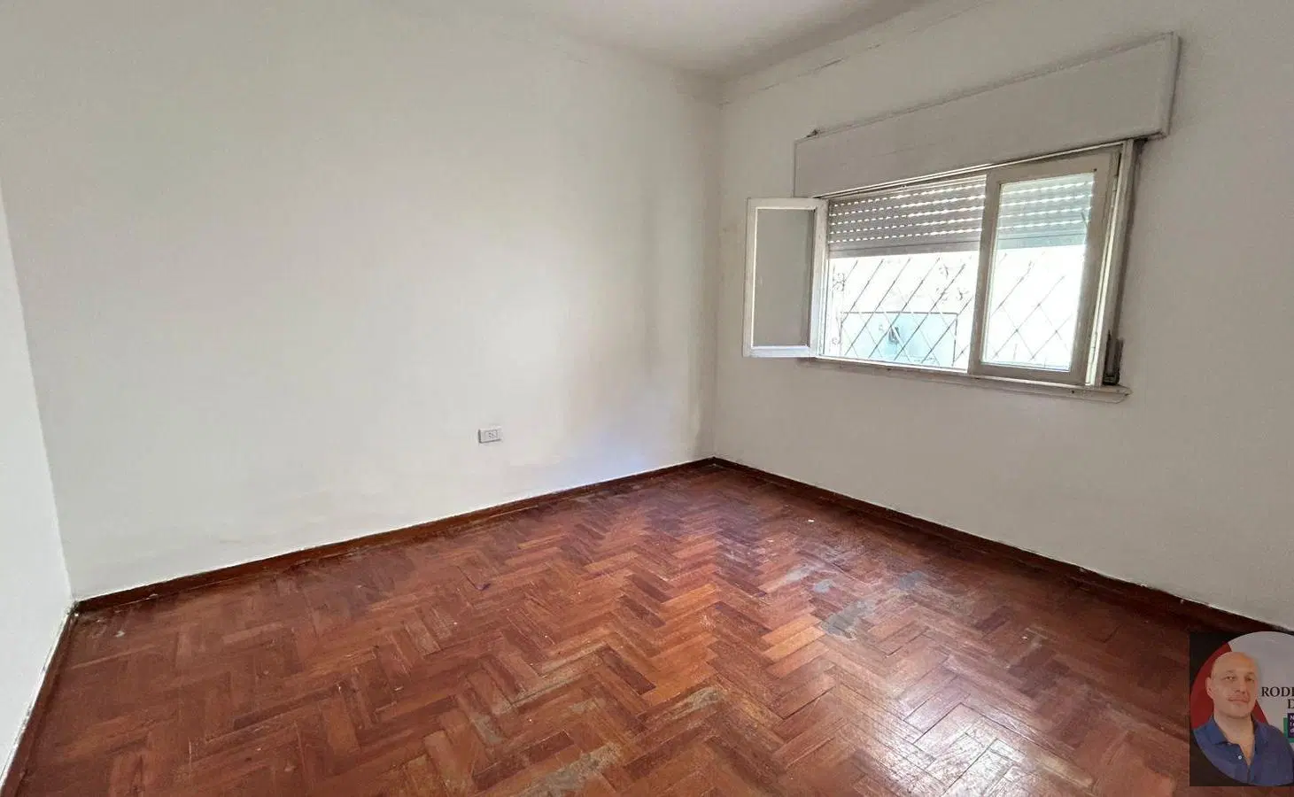 Casa de 2 dormitorios con entrada de auto! 4
