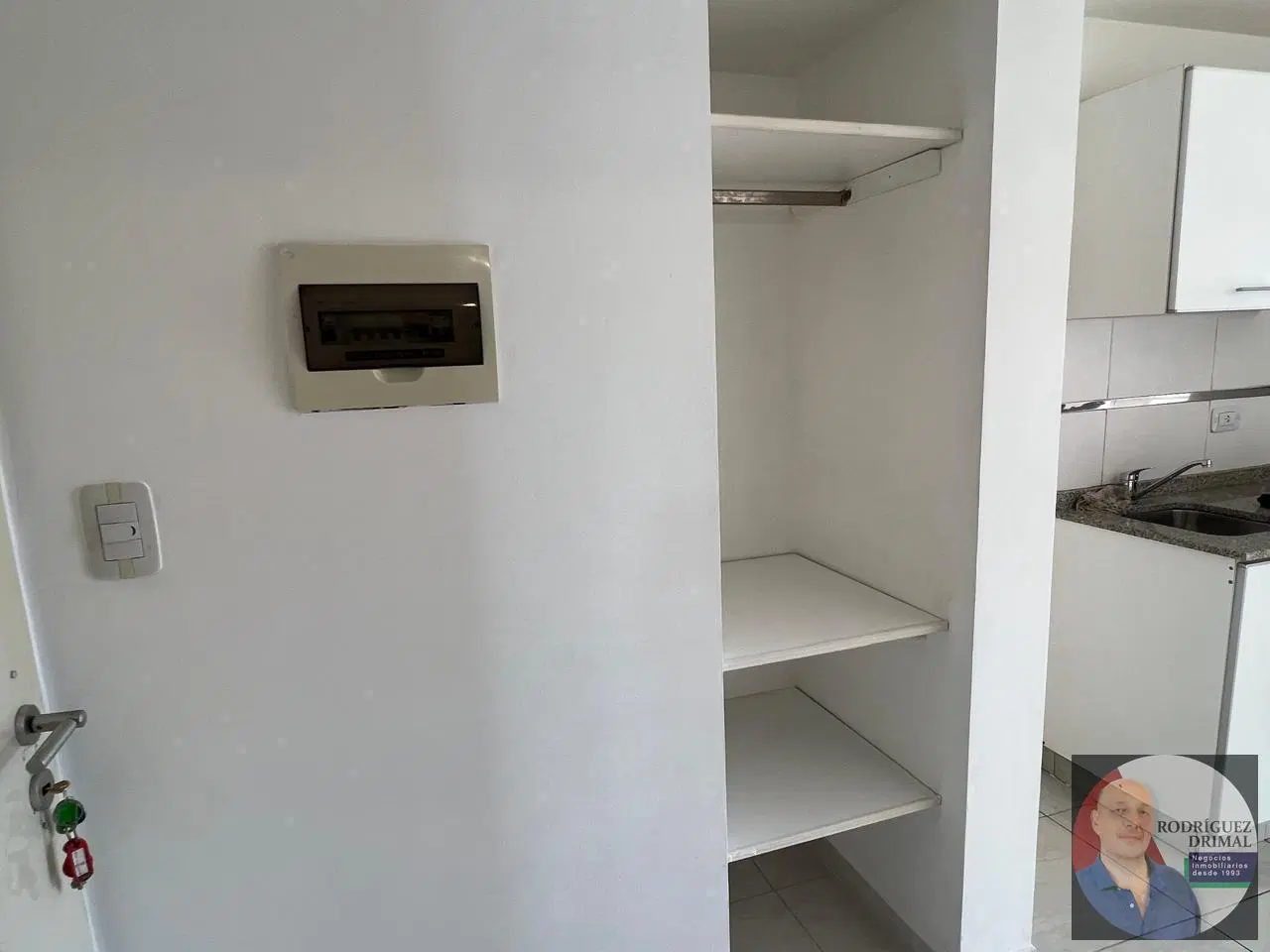 Departamento con cochera en el centro de lanus! 5