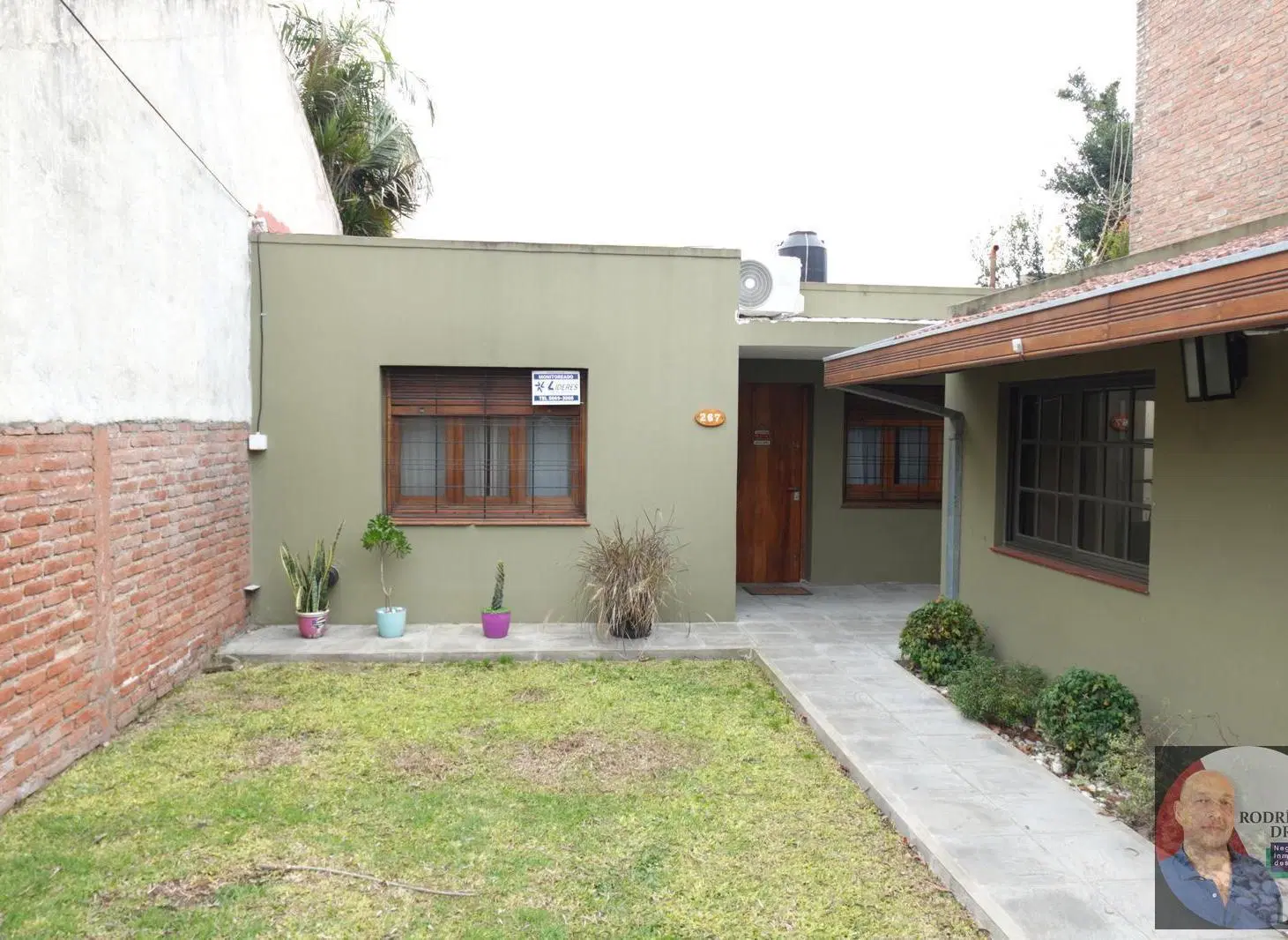 Hermosa casa de dos dormitorios y jardín en Adrogué 3