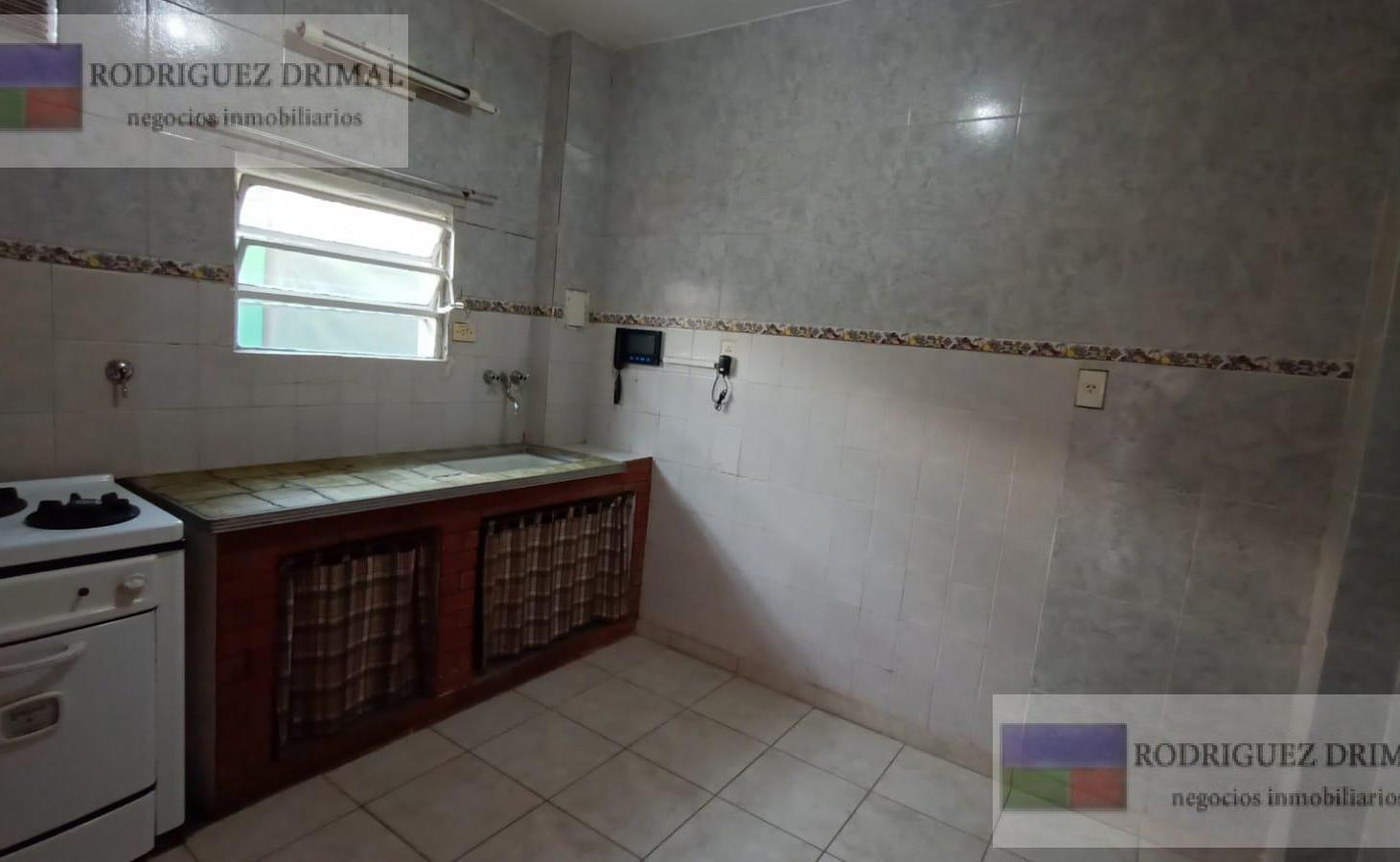 Foto de Departamento con patio a 1 cuadra de Av. Antartida!, imagen 2