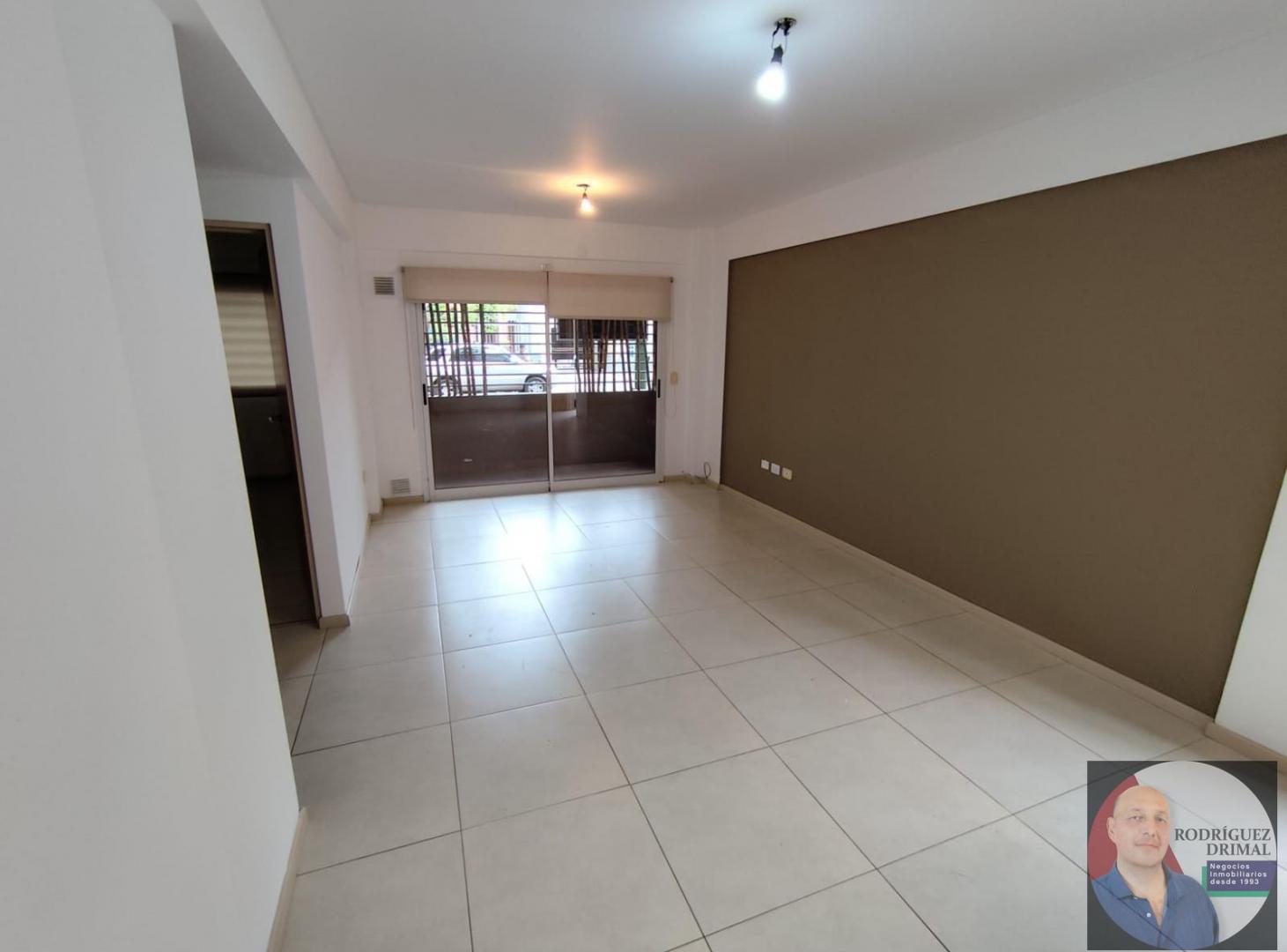 Foto de Departamento con patio y cochera! APTO CREDITO, imagen 2