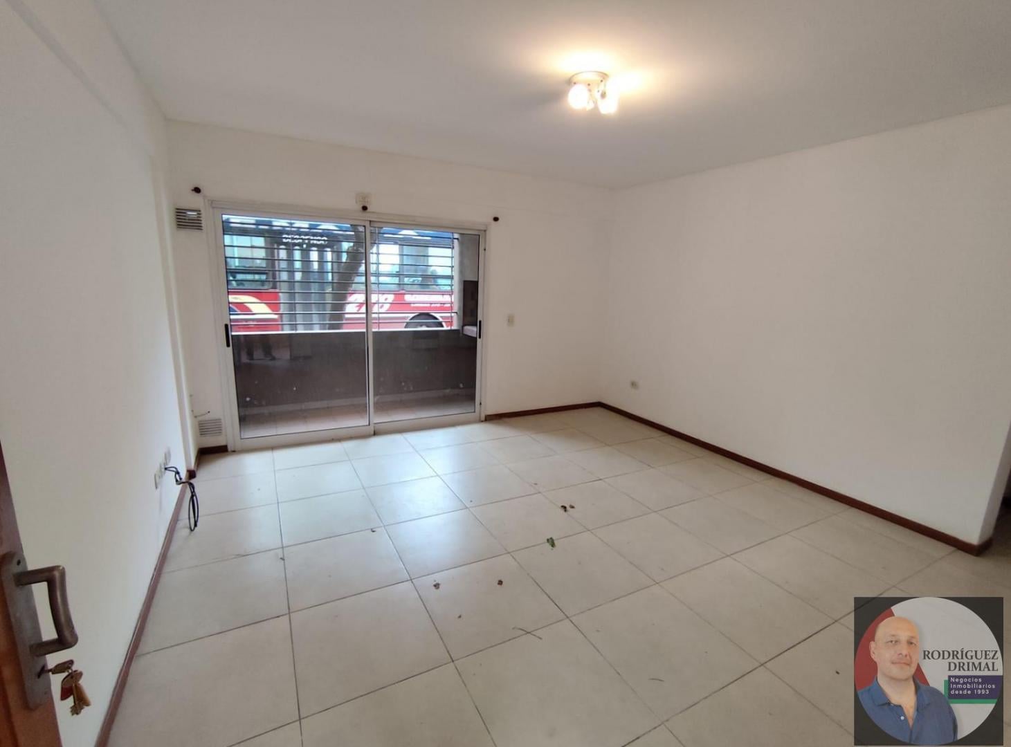 Foto de Departamento 2 ambientes a 5 cuadras de la estación de Banfield - APTO, imagen 3
