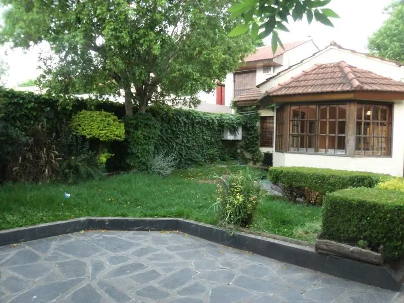 EXCELENTE CHALET A 6 CUADRAS DE ESTACION ADROGUE 5