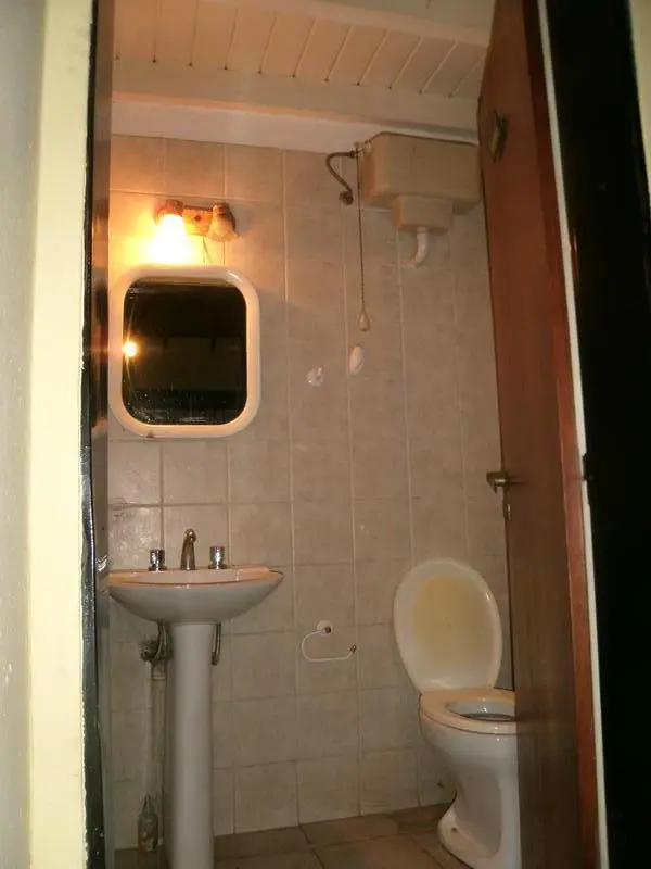 EXCELENTE CHALET A 6 CUADRAS DE ESTACION ADROGUE 3