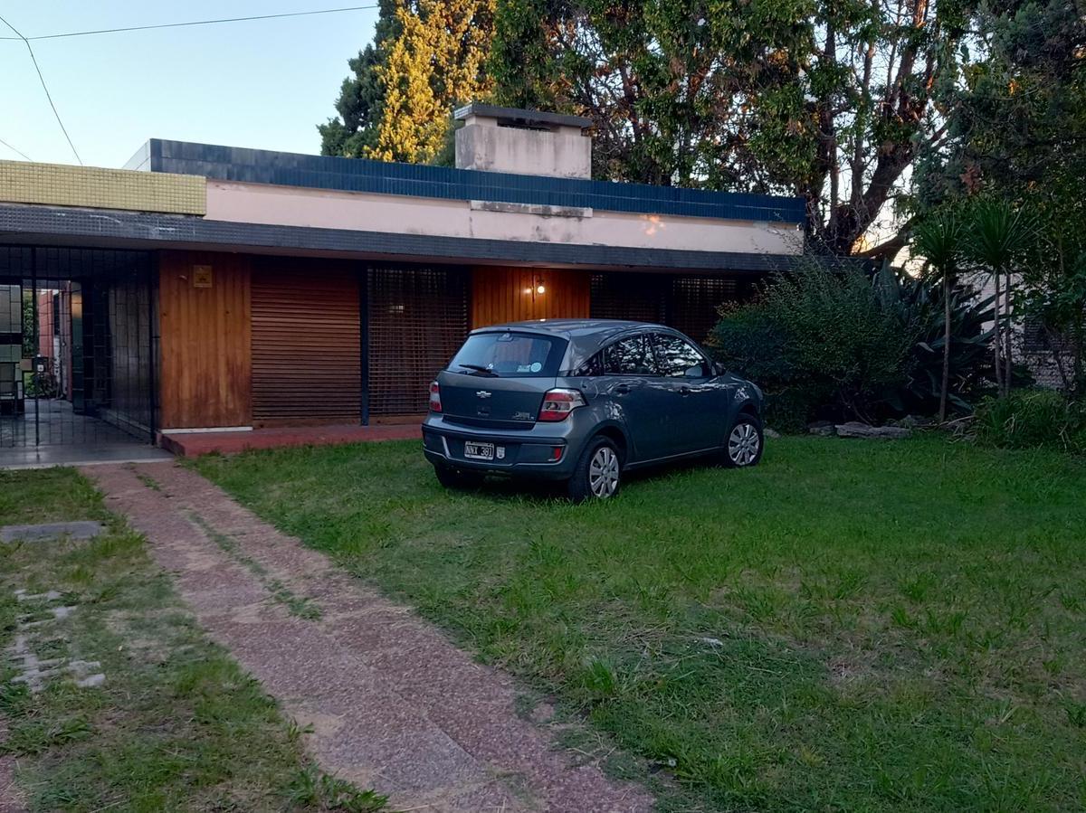 Foto de CASA EN EXCELENTE UBICACION SOBRE LOTE DE 819 M2, imagen 2