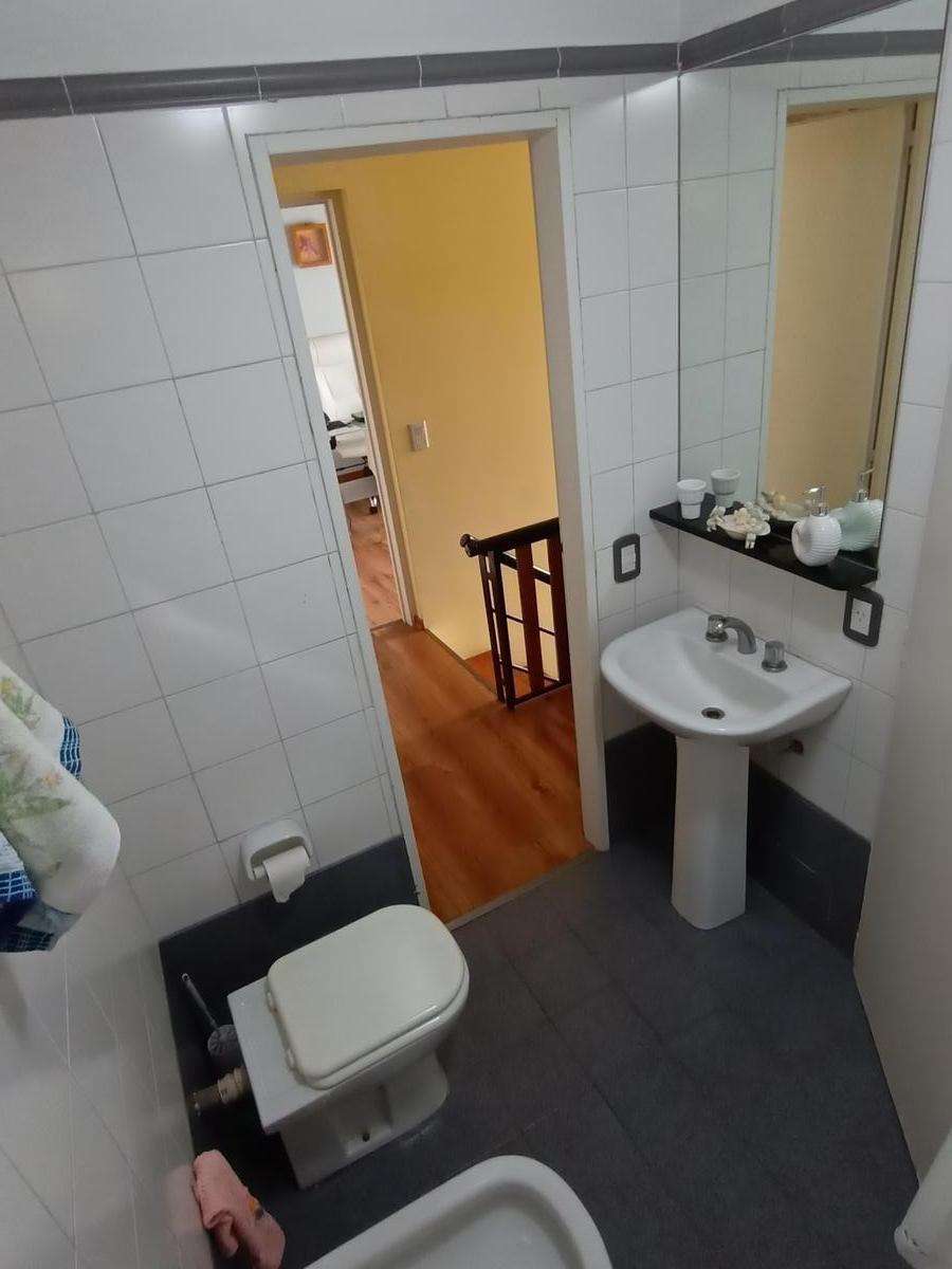 DUPLEX EN EXCELENTE ESTADO A MTS DE AV. ALTE. BROWN