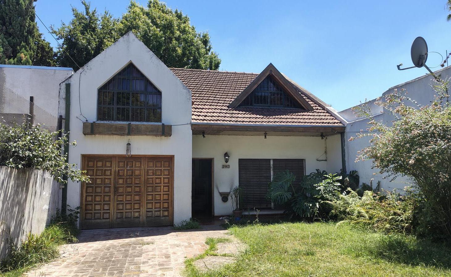 CHALET SOBRE AMPLIO LOTE DE 530M2