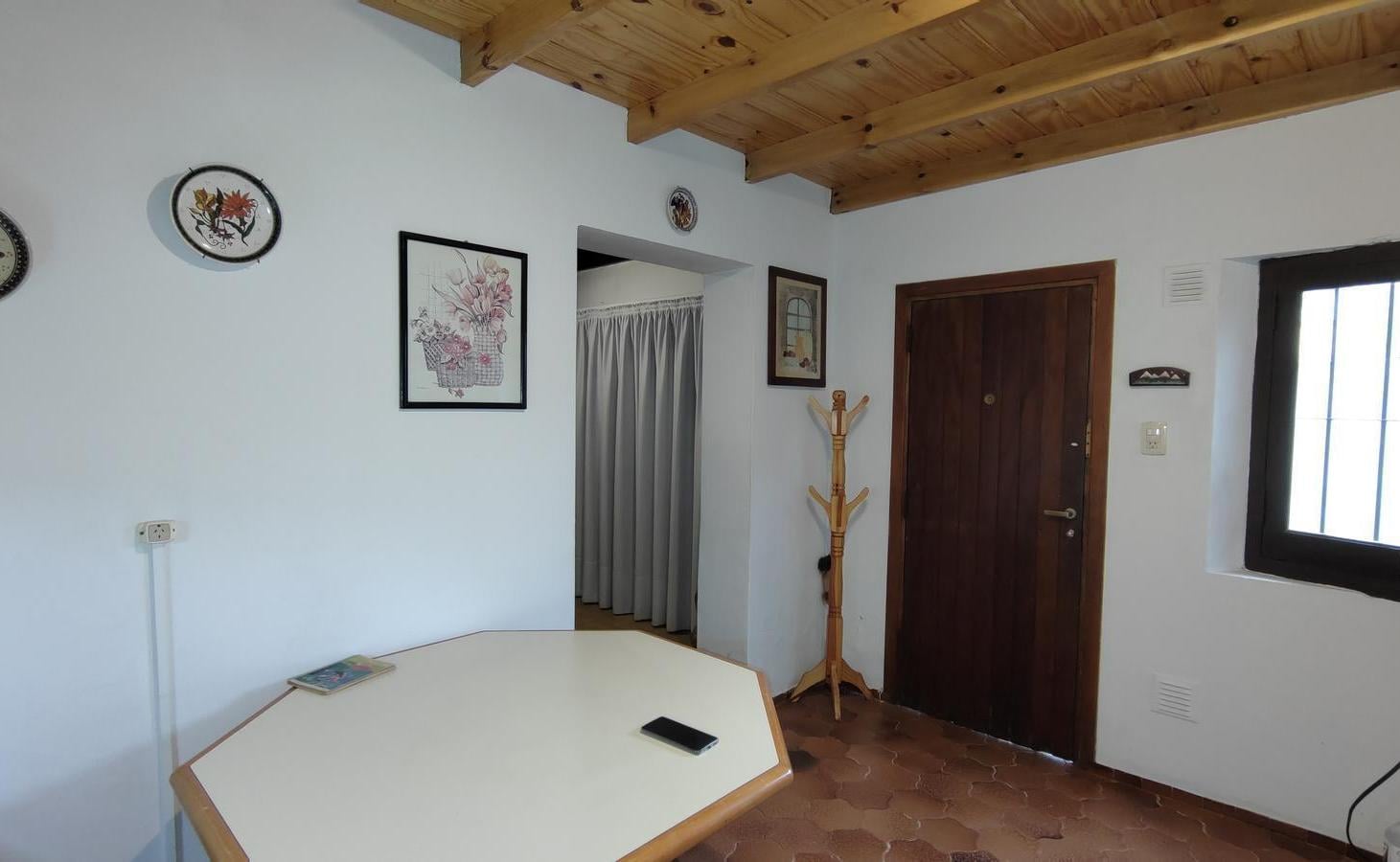 Foto de CASA TIPO DUPLEX CON CON ESPACIO GUARDA COCHE Y PEQUEÑO JARDIN, imagen 1
