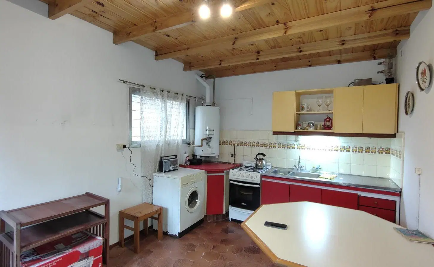 CASA TIPO DUPLEX CON CON ESPACIO GUARDA COCHE Y PEQUEÑO JARDIN 3