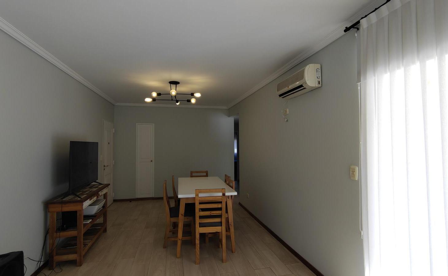 Foto de EXCELENTE DEPARTAMENTO TRES AMBIENTES CON COCHERA - PILETA - SOM, imagen 3