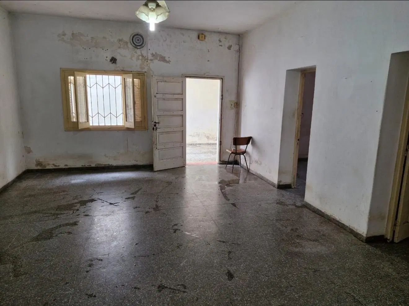 CASA A RECICLAR EN VENTA - MICROCENTRO DE RESISTENCIA 5