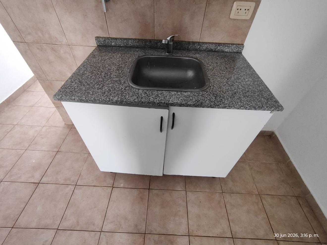 Foto de DEPARTAMENTO 2 AMBIENTES - VILLA CENTENARIO, RESISTENCIA, imagen 3
