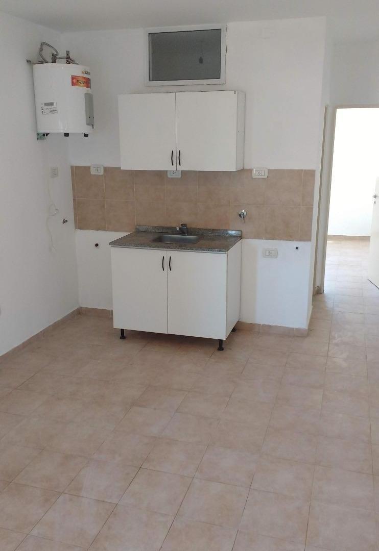Foto de DEPARTAMENTO 2 AMBIENTES - VILLA CENTENARIO, RESISTENCIA, imagen 3