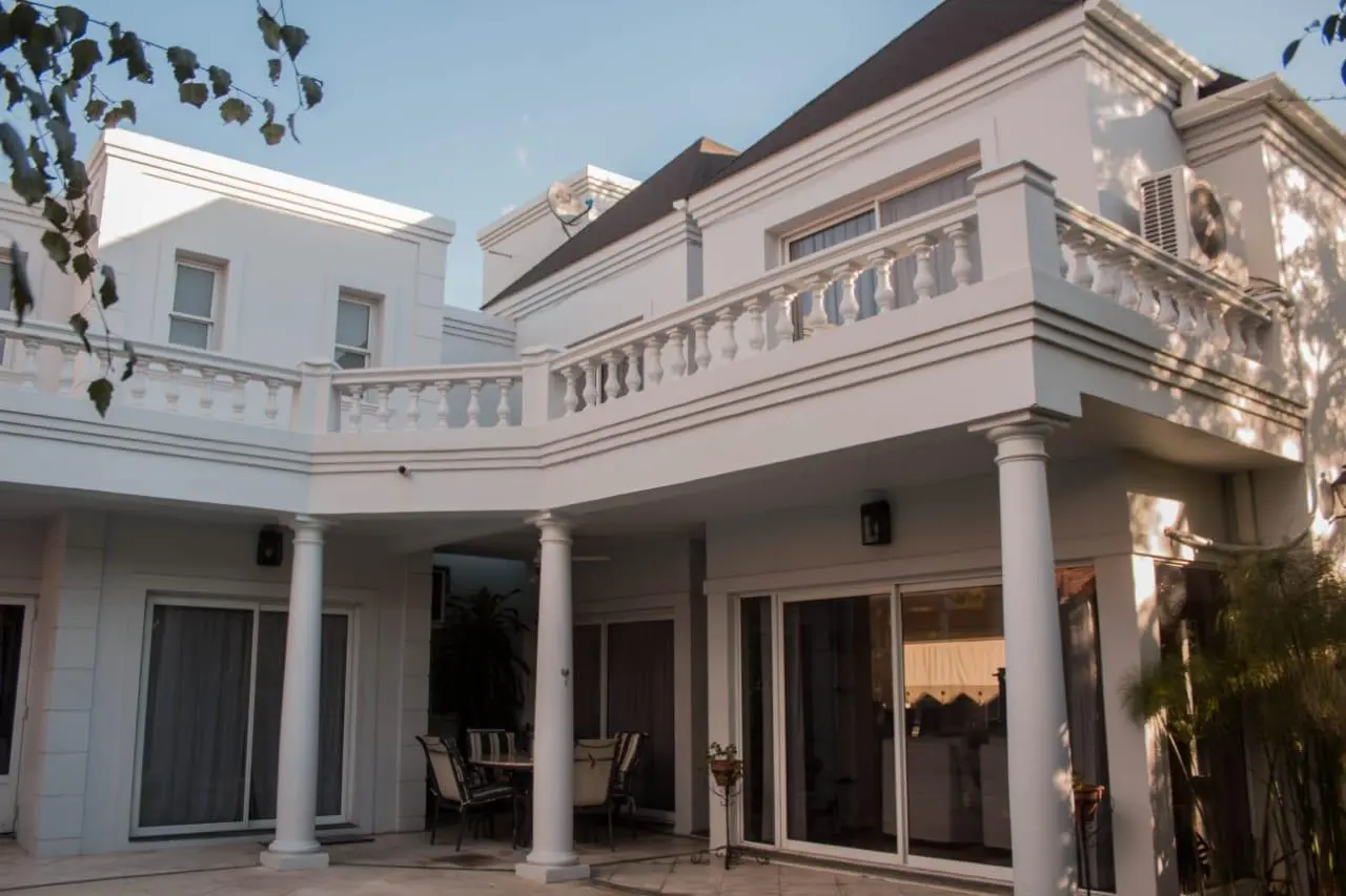 CASA EN COUNTRY CON SEGURIDAD, VERDE Y EXCELENTE DISTRIBUCIÓN – BELLA VISTA / SAN MIGUEL 5