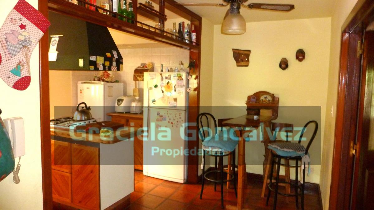 Foto de "RETASADA" CASA 7 AMBIENTES SOBRE RUTA 7 (RETASADA), imagen 3
