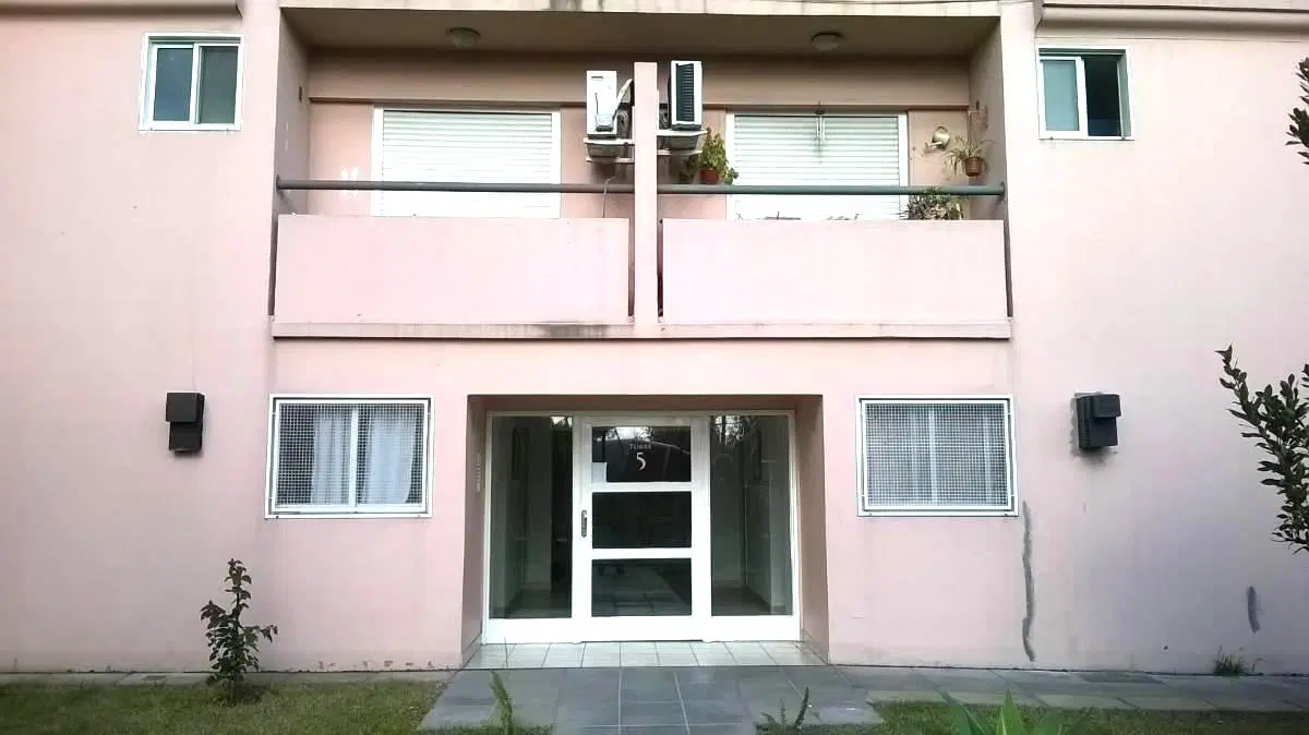 DEPARTAMENTO DE 3 AMBIENTES CON BALCON 4