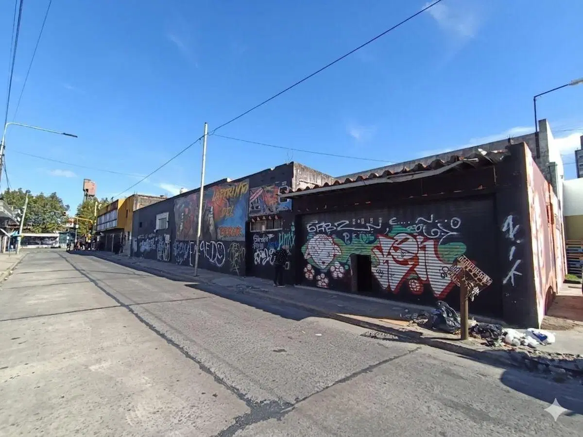 Alquiler Local Comercial En Calle 16 Y Lisandro De La Torre Frente Estacion Berazategui 4