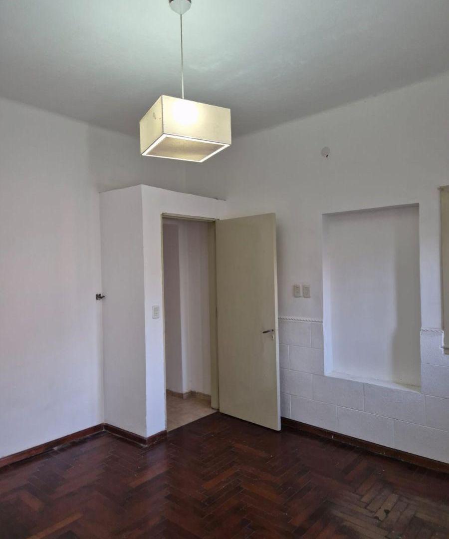 Foto de Casa En Alquiler En Berazategui Centro De 3 Ambientes, imagen 4