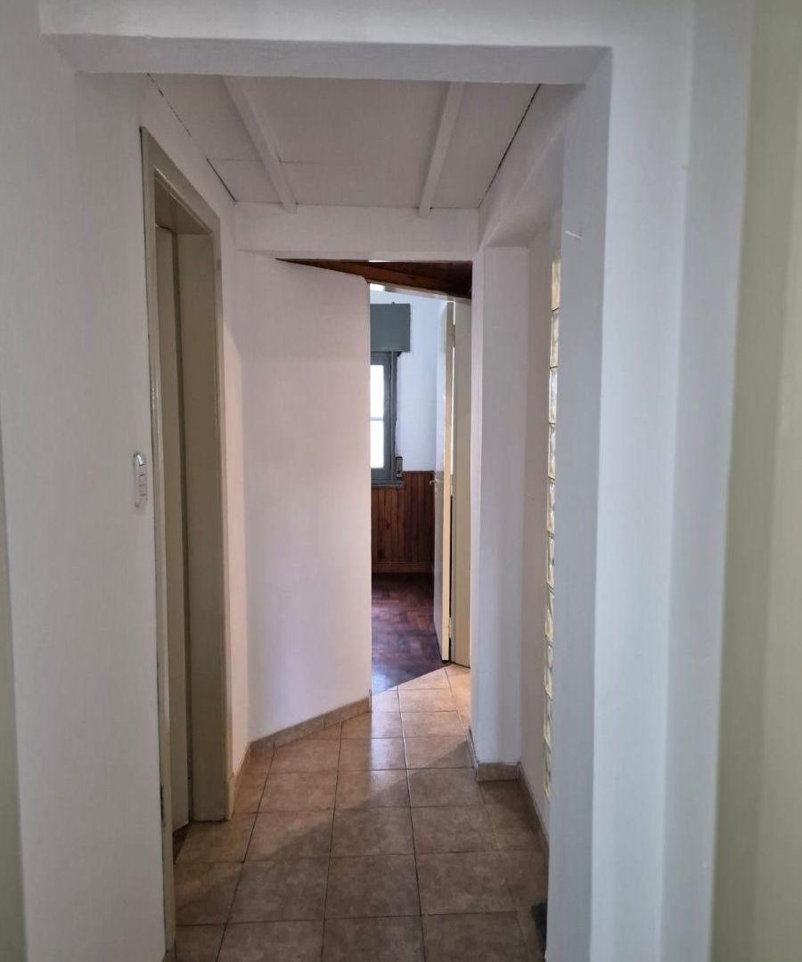 Foto de Casa En Alquiler En Berazategui Centro De 3 Ambientes, imagen 3