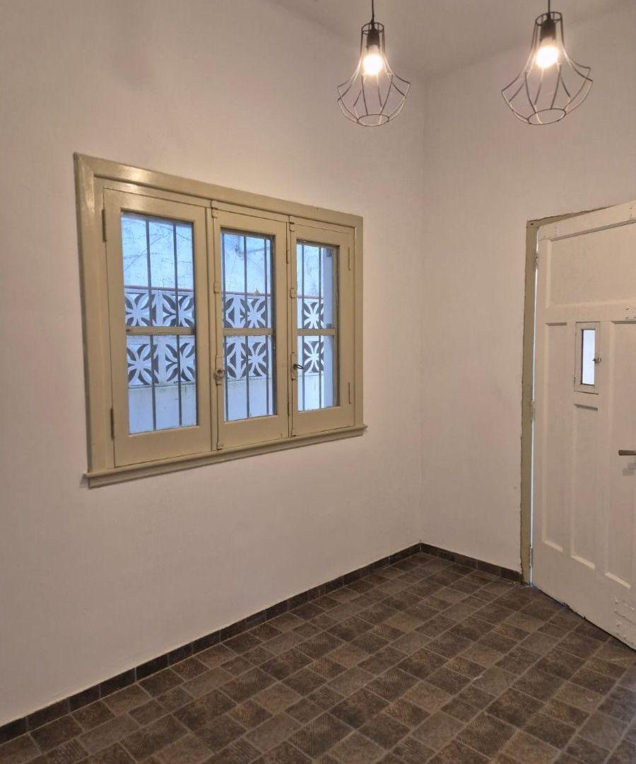 Foto de Casa En Alquiler En Berazategui Centro De 3 Ambientes, imagen 1