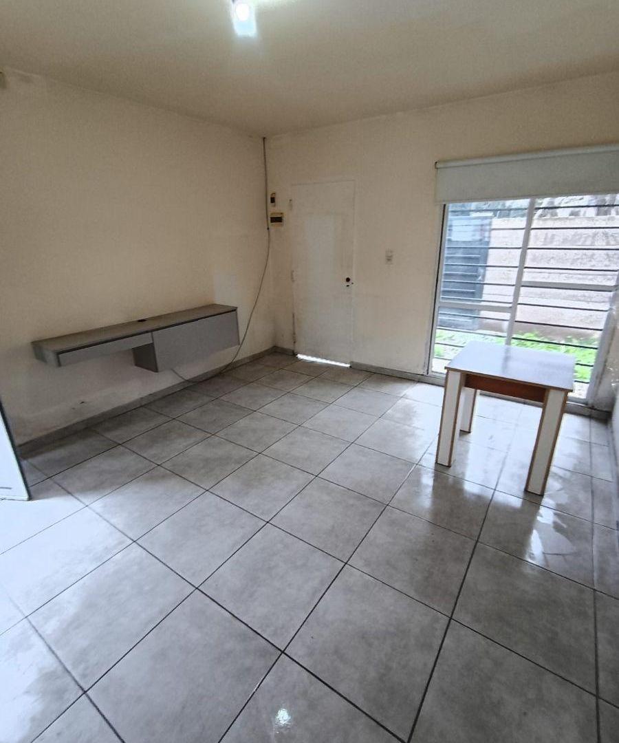 Foto de Casa Monoambiente En Alquiler En Florencio Varela - Gran Patio Y, imagen 3