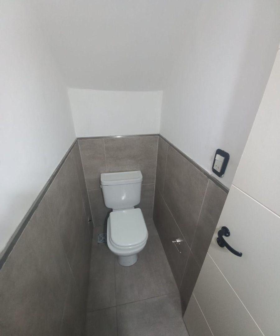 Foto de Departamento Tipo Duplex 3 Ambientes Con Cochera En Alquiler - Quilmes, imagen 1