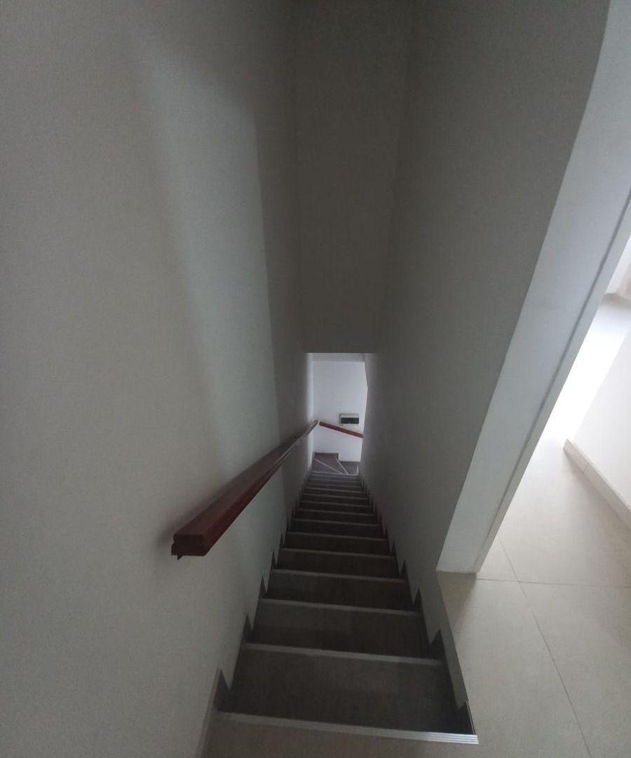 Foto de Departamento Tipo Duplex 3 Ambientes Con Cochera En Alquiler - Quilmes, imagen 3