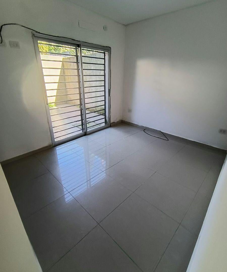 Foto de Departamento En Alquiler 2 Ambientes con patio - Quilmes Oeste, imagen 1