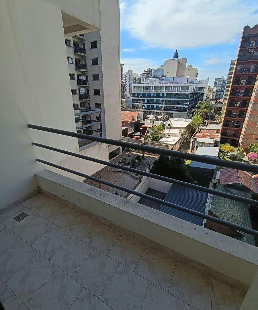 Foto de Departamento 2 Ambientes En Alquiler Con Cochera Y Baulera - Quilmes, imagen 3