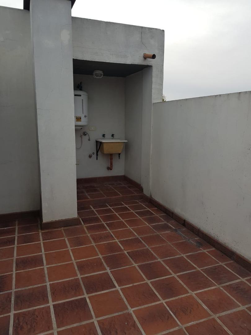 Foto de Luminoso Departamento en Venta en Villa Sarmiento, imagen 3