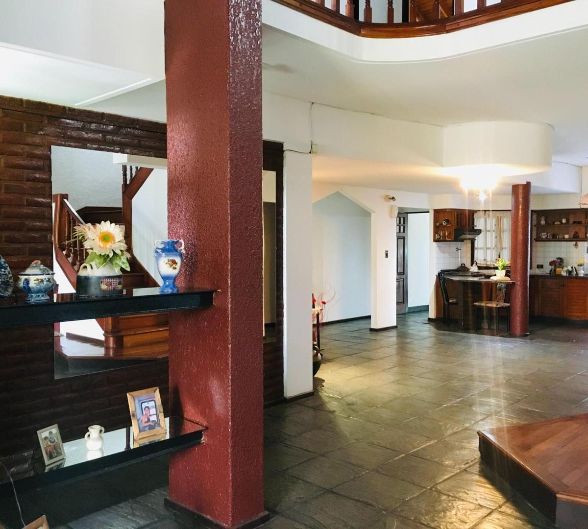 Importante Chalet en Venta en Villa Sarmiento