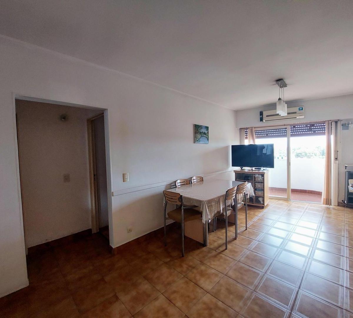 Venta de Departamento con Balcón y Cochera en Ramos Mejía