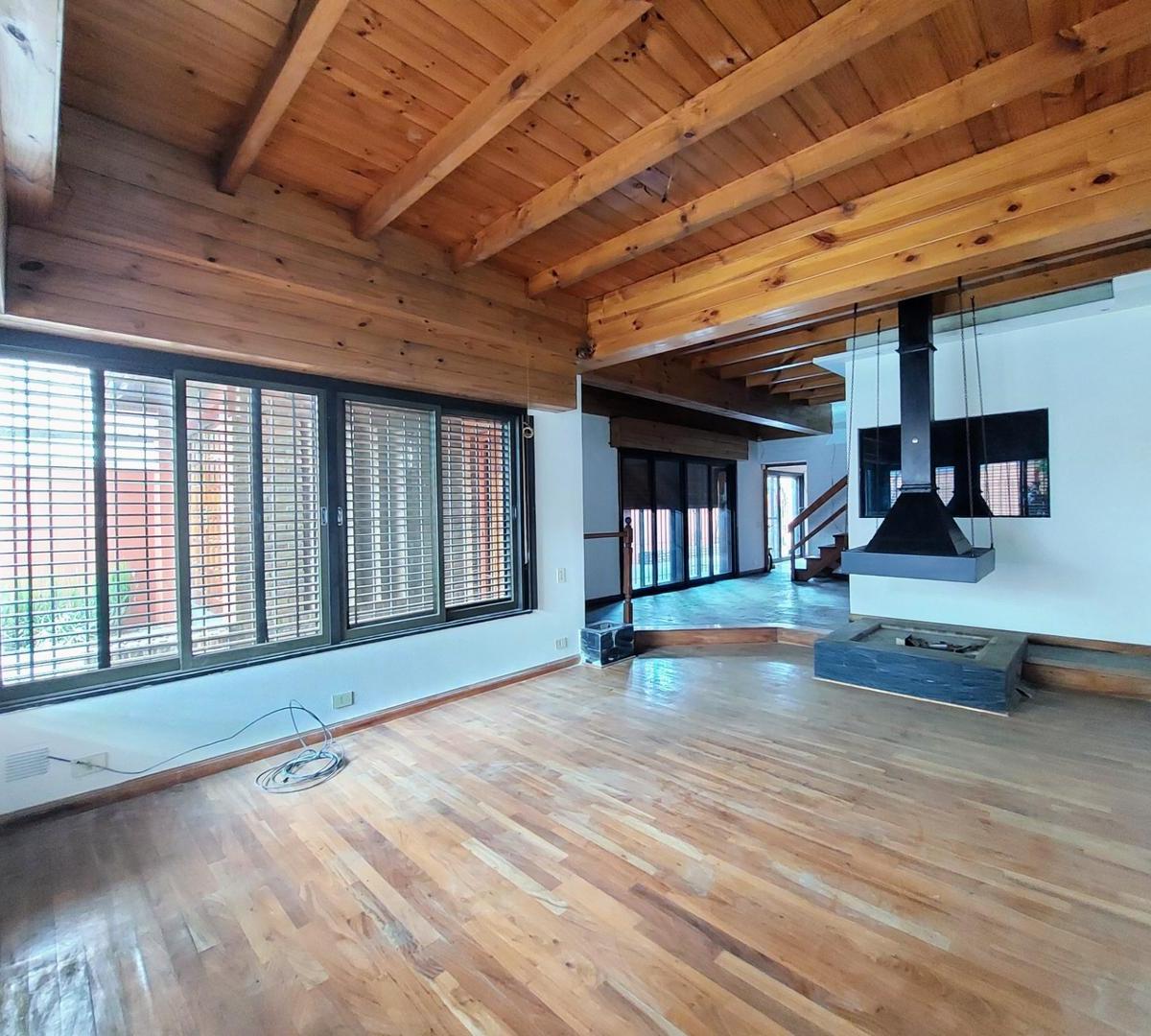 Foto de Chalet en Venta en Villa Sarmiento, imagen 2