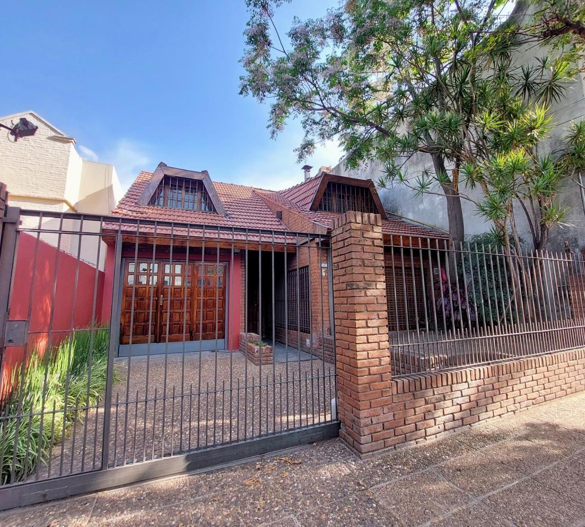 Chalet en Venta en Villa Sarmiento