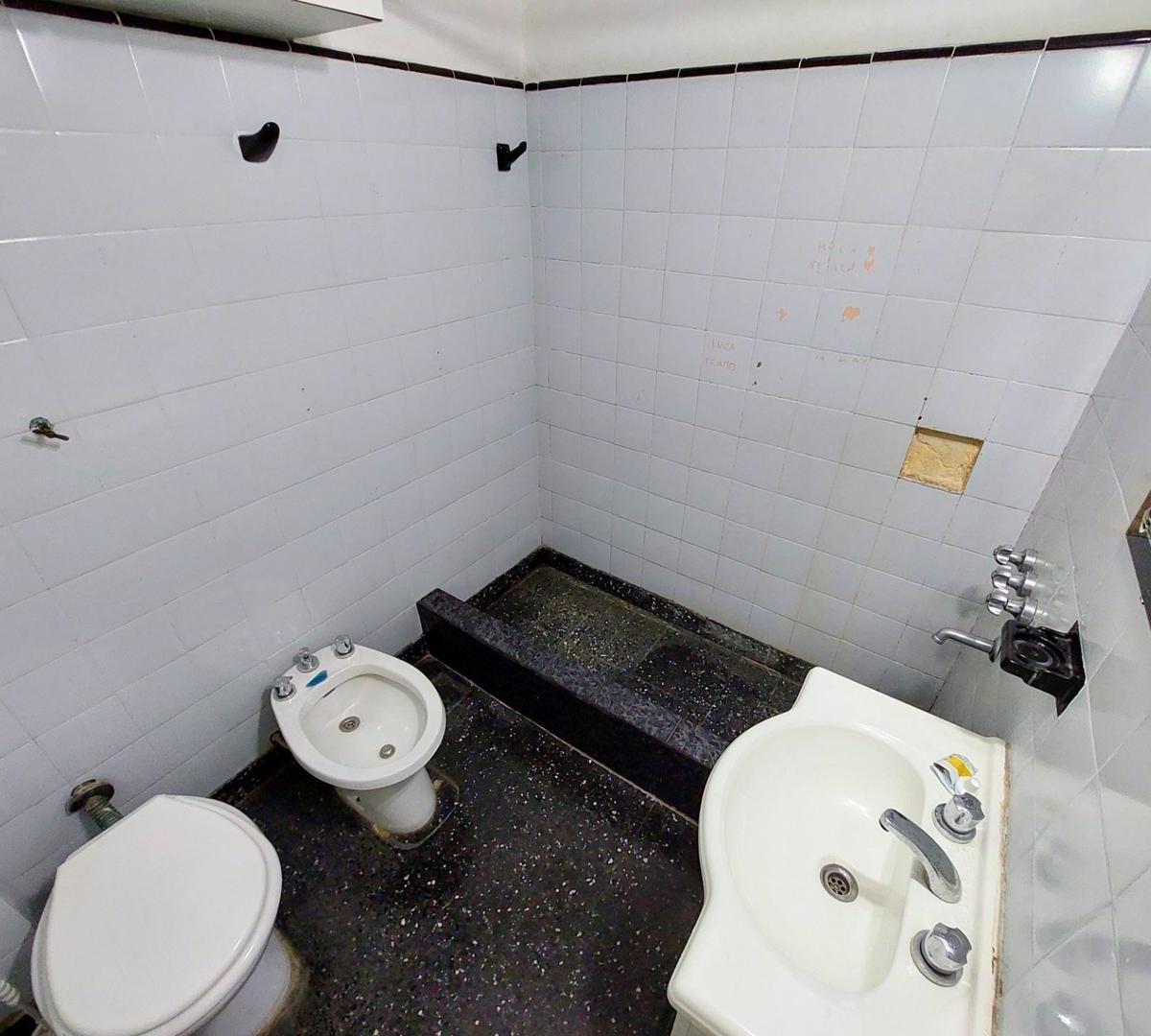 Casa PH en Venta en Caseros